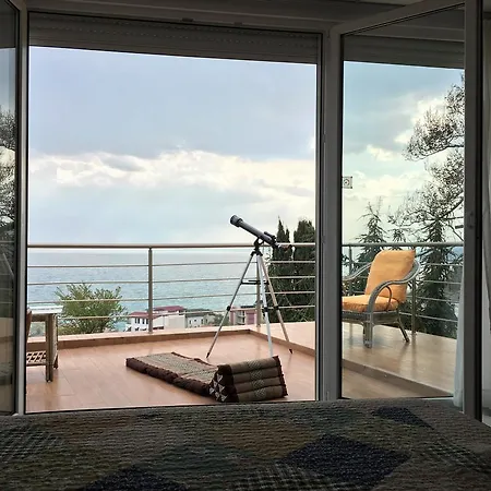 Whitestone Sea View Vilă