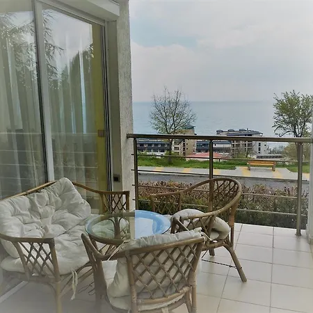 Vilă Whitestone Sea View *